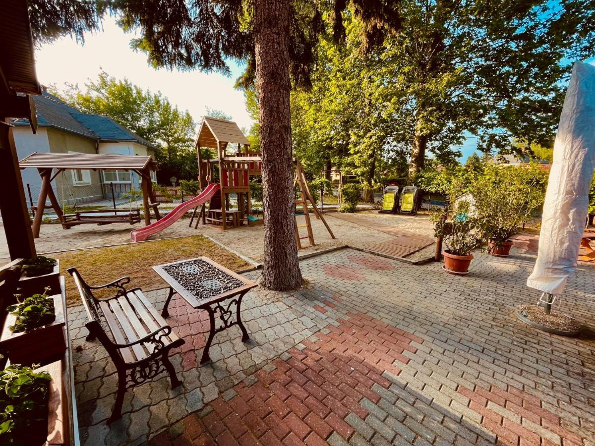 Sommer Panzio Balatonfoldvar Luaran gambar