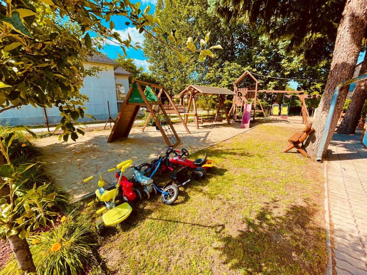 Sommer Panzio Balatonfoldvar Luaran gambar