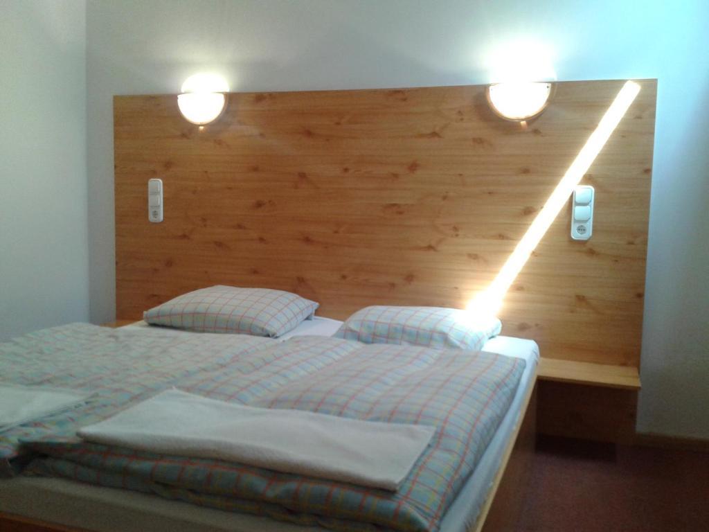 Sommer Panzio Balatonfoldvar Bilik gambar